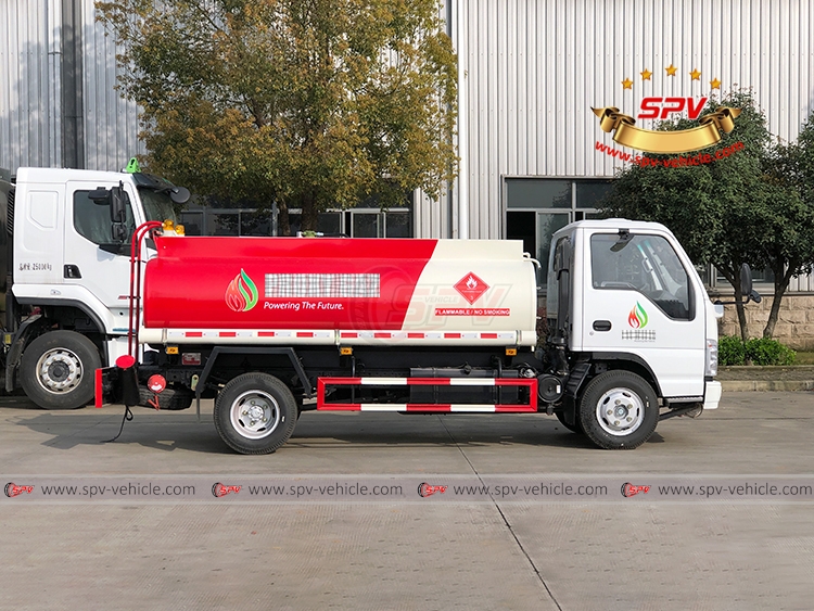 4,000 Litres Refueling Tank Truck ISUZU - RS 4,000 Litres Refueling Tank Truck ISUZU - RS
